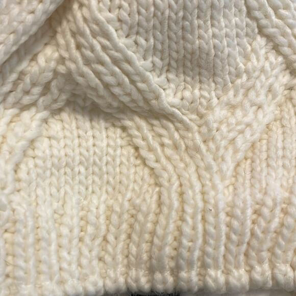 Kyi Kyi White Knit Beanie Pink Faux Fur Pom New - Picture 4 of 4